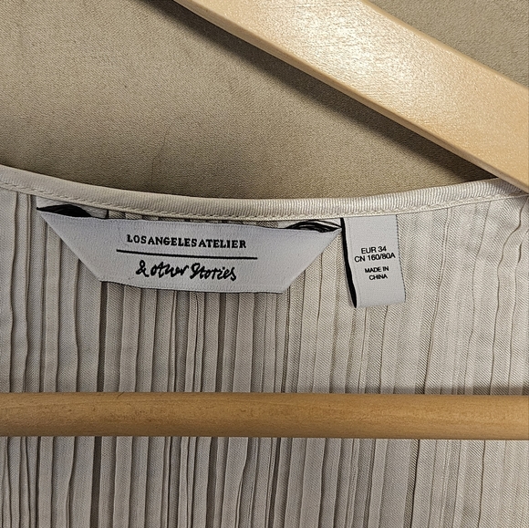 & other stories please wrap top in shiny off white, US 4 - Picture 3 of 6